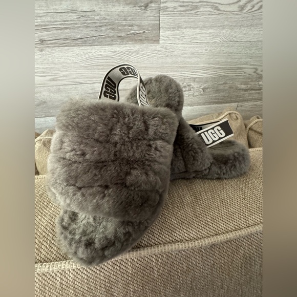 UGG SLING SLIPPER - KIDS size 1 - Picture 3 of 5